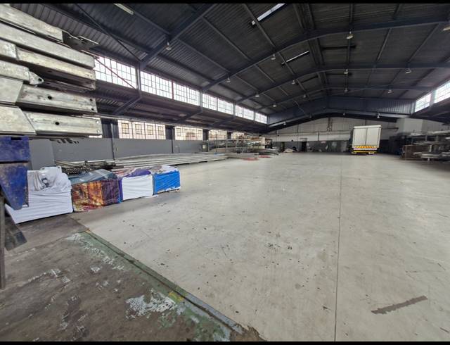 3,029M² WAREHOUSE TO LET IN CITY & SUBURBAN